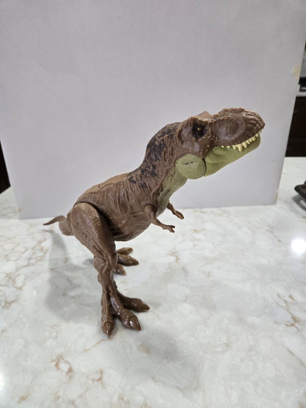 Mattel Jurassic World Tyrannosaurus Rex Dinosaur 14" Long Action Figure